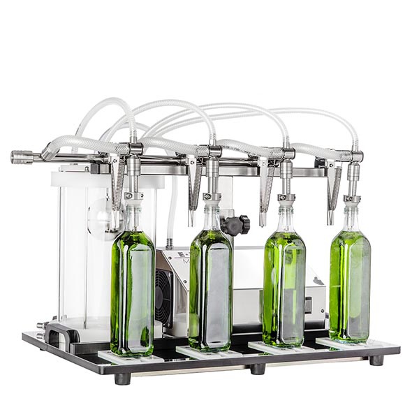 Enolmaster standard version with 4 spouts with bottles of oil